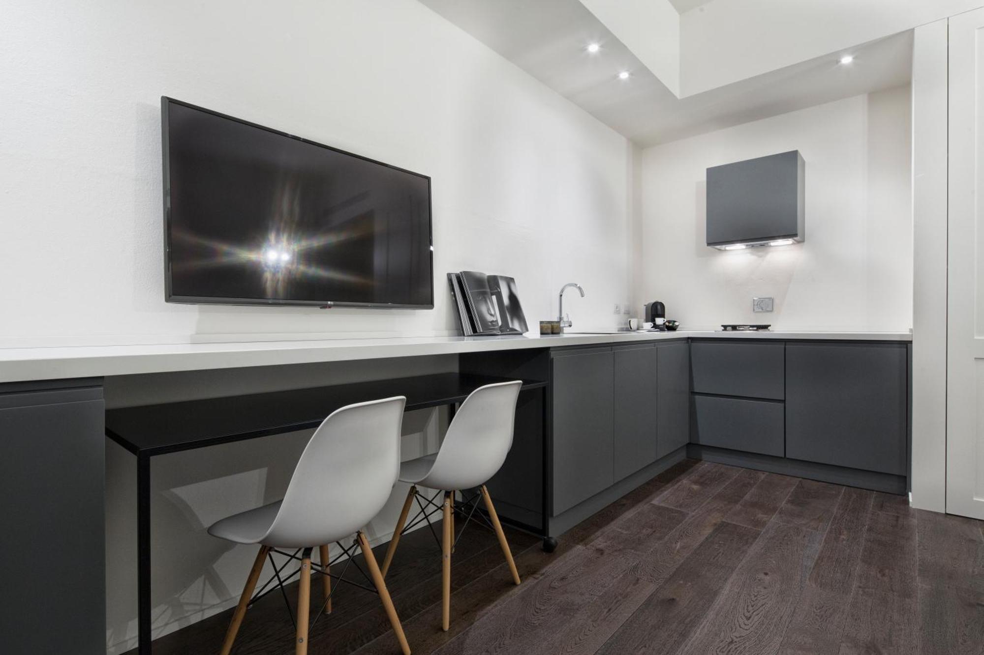 Emilia Suite Express Модена Номер фото