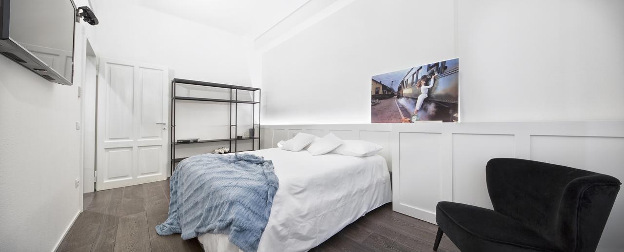 Emilia Suite Express Модена Экстерьер фото